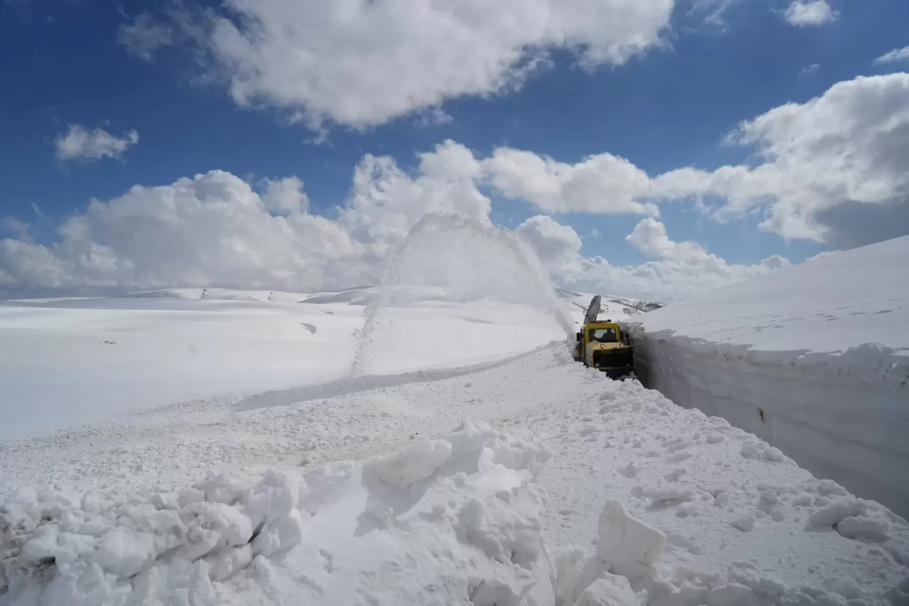Muş’ta 45 bin kilometrelik yollarda mücadele sürüyor 7