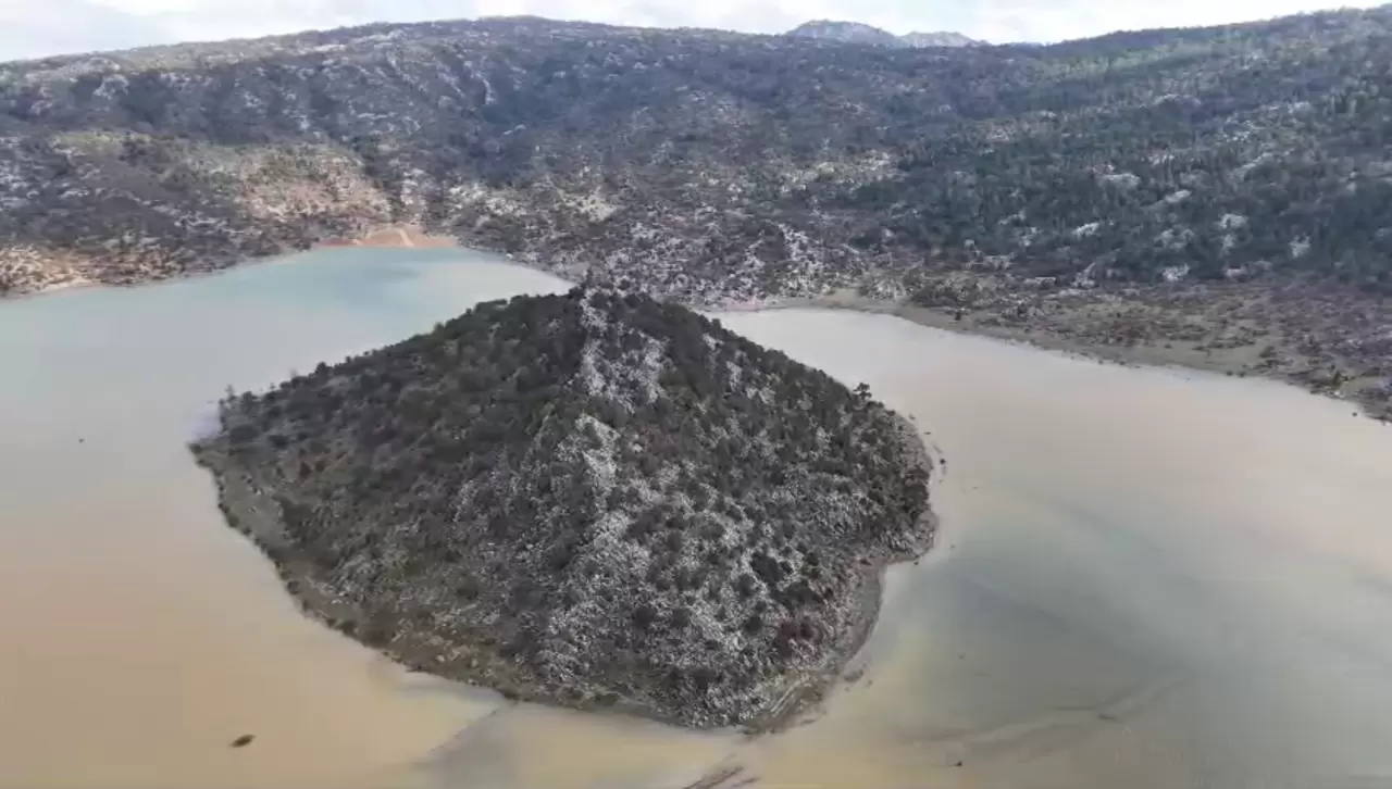 Son yağışlar Konya'nın yüzünü güldürdü: Kuru Ova'da Meke Gölü manzarası! 3