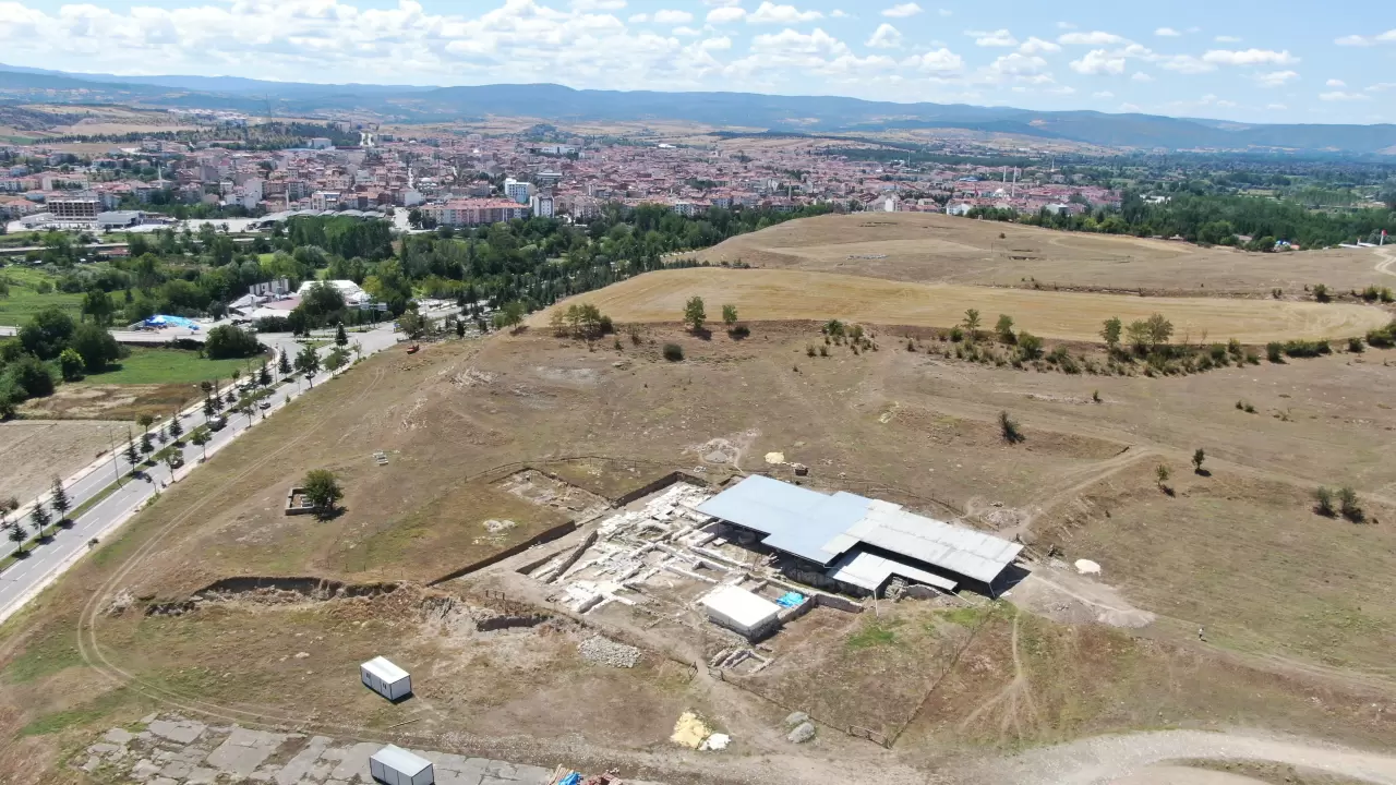 "Taşköprü'deki Pompeiopolis Antik Kenti'nde tarihi güneş saati keşfedildi!" 3