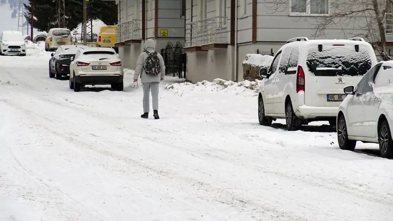 Ardahan buz kesti, Kars’ta kar yağışı durmuyor! İşte Doğu’daki son durum 4