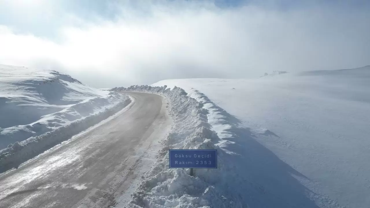 Köy yollarında kar mesaisi sürüyor 5