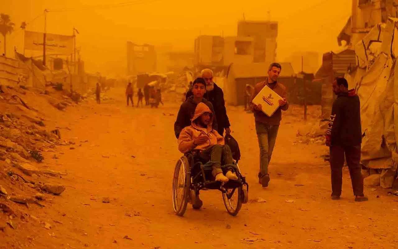 Gazze'yi bu kez de kum fırtınası vurdu! 4