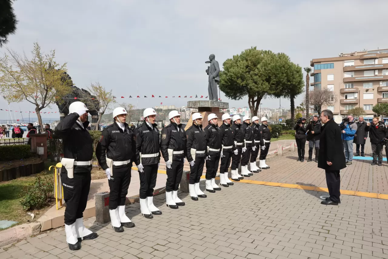 Cumhurbaşkanı Yardımcısı Yılmaz ve Bakan Göktaş, Çanakkale'de Şehitleri Anma Günü'nde çocuklarla buluştu 2