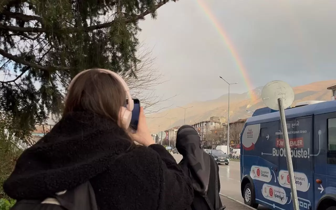 Bursa'da oluşan gökkuşağı mest etti 5