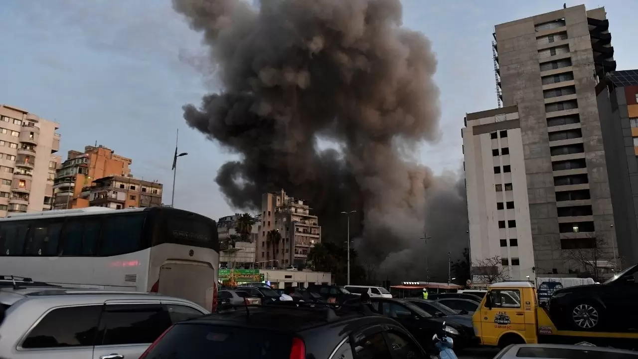 Lübnan’ın başkentinde çok katlı bina vuruldu 8