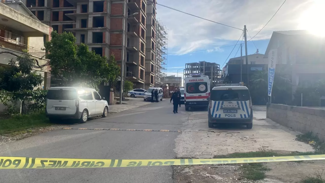 Eşi telefonu açmayınca 9. kata çıktı, ikna hattı 2 saat sürdü! 2