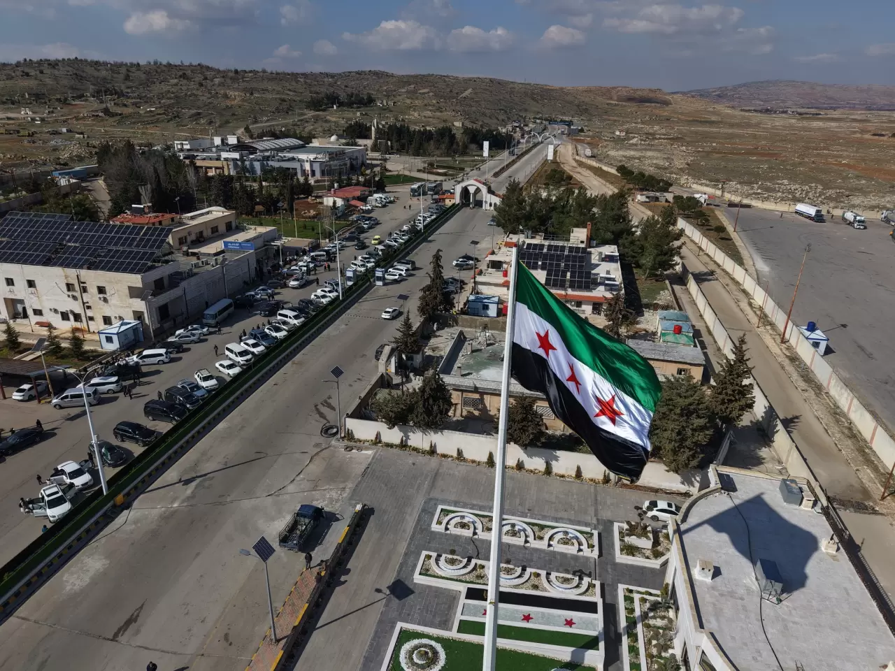 İsrail'in haava saldırıları sonrası Lübnan'dan Suriye'ye kaçış başladı 1