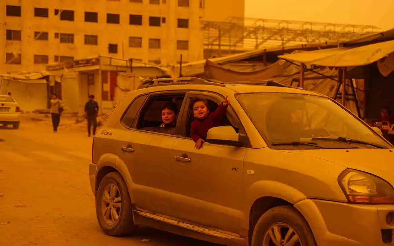 Gazze'yi bu kez de kum fırtınası vurdu! 13