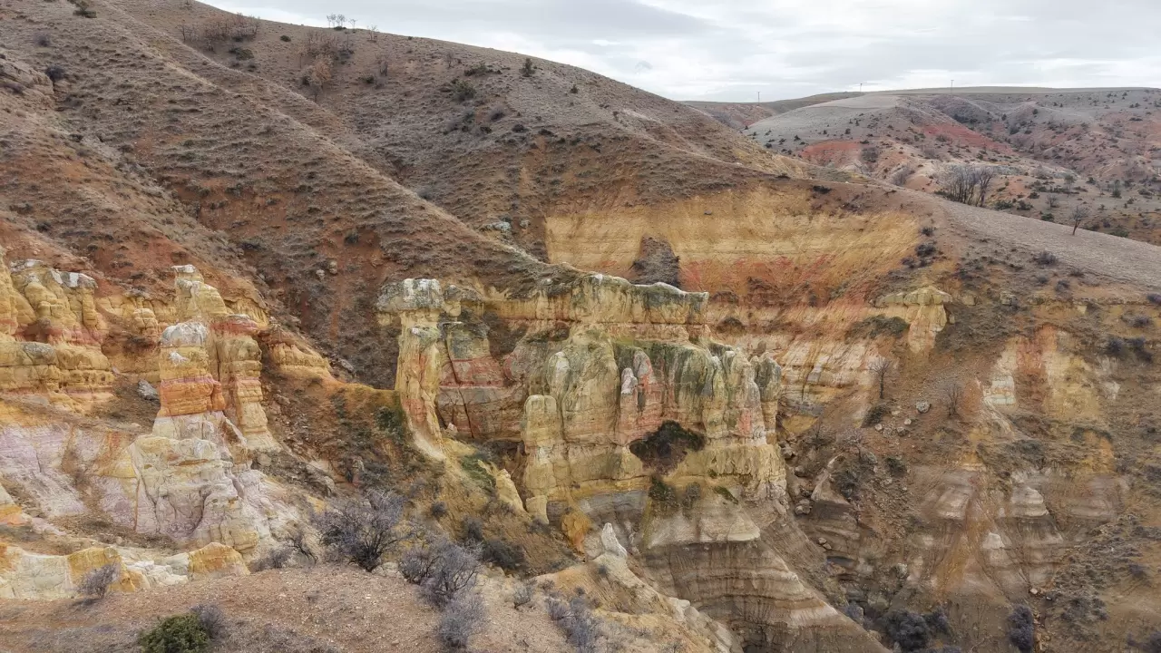 Doğa tutkunlarının gözdesi: Yahşihan'daki ilginç kaya oluşumları! 3