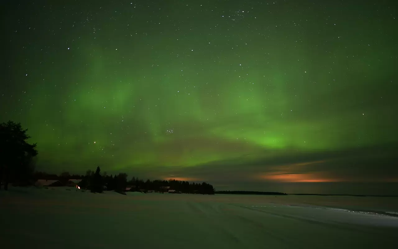 Kuzey ışıklarının Finlandiya'daki görüntüsü mest etti 1