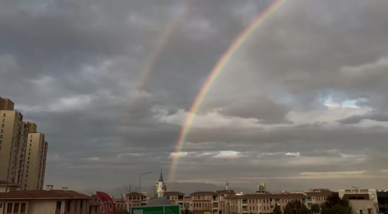 Bursa'da oluşan gökkuşağı mest etti 3