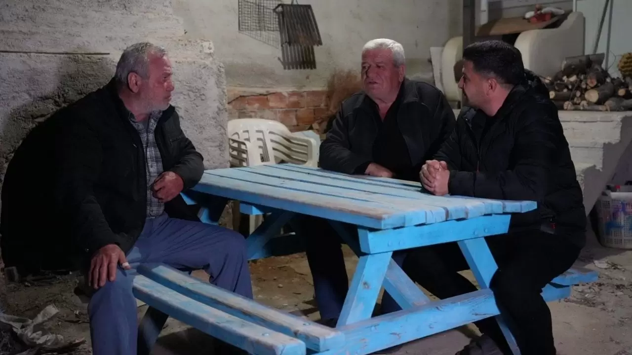 Vatandaşlar deprem korkusuyla sokaklara döküldü 3