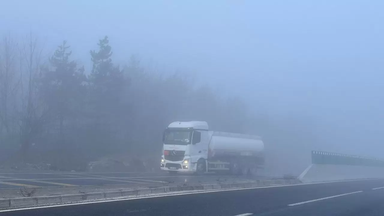 Bolu Dağı geçişinde sis etkili oluyor 1