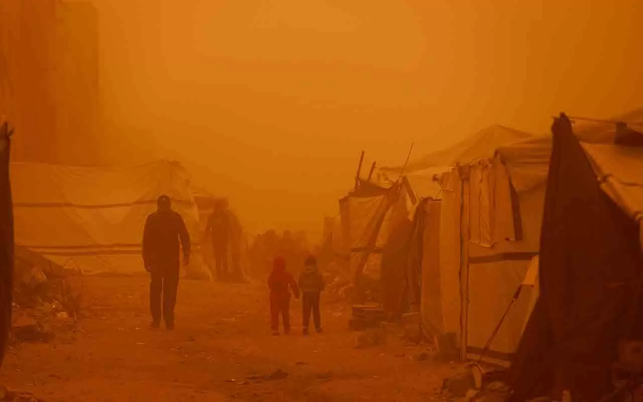 Gazze'yi bu kez de kum fırtınası vurdu! 8