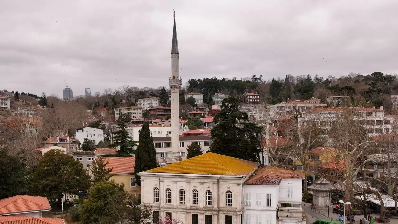 Boğaz’ın sahil sarayı gibi yükselen ibadetgahı 22