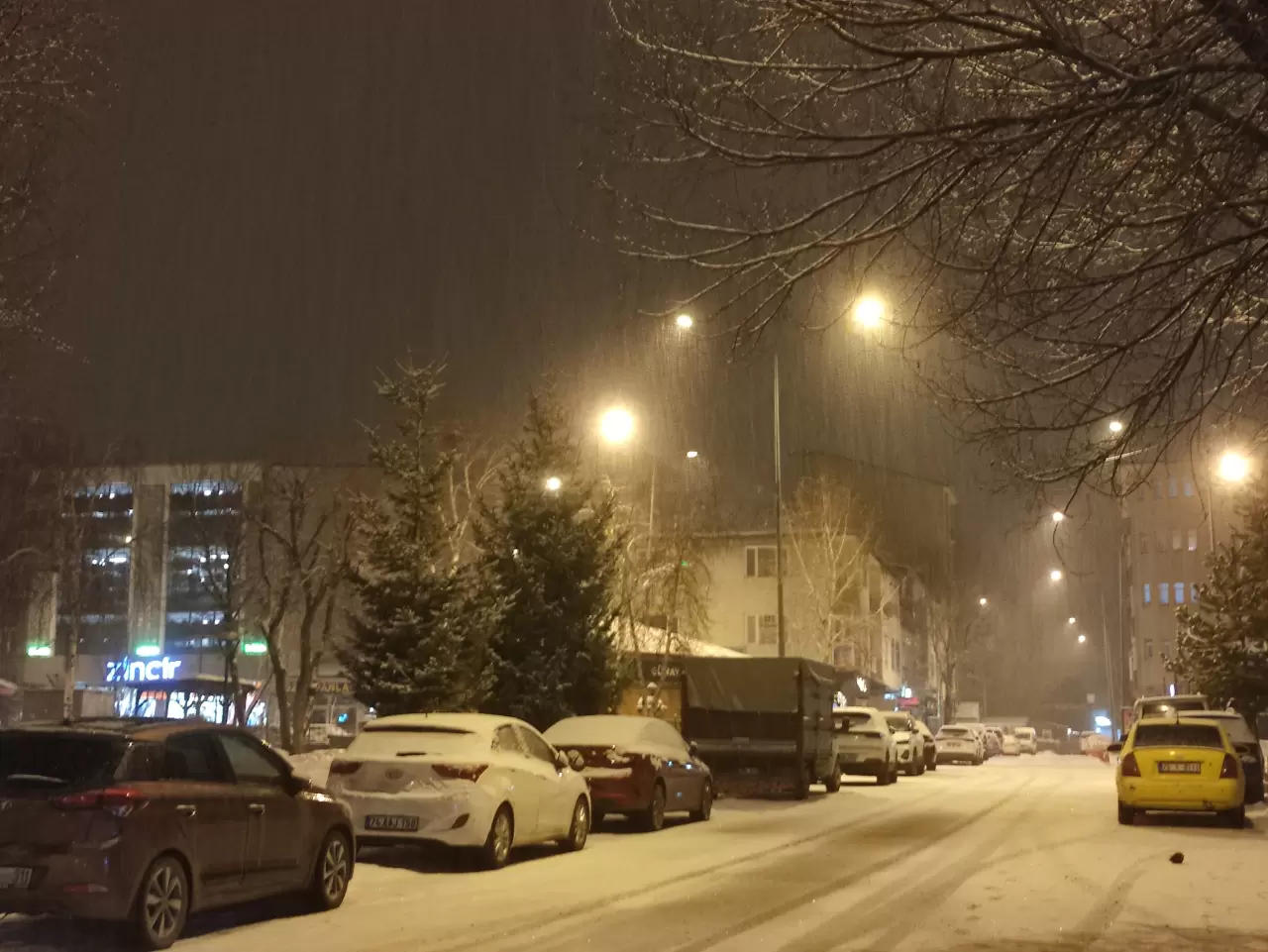Ardahan’da mart sürprizi: Kent yeniden beyaza büründü 3