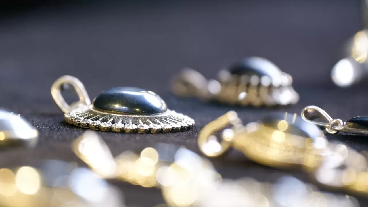 Oltu Taşı’nın yer altından tezgaha uzanan sabır yolculuğu 1