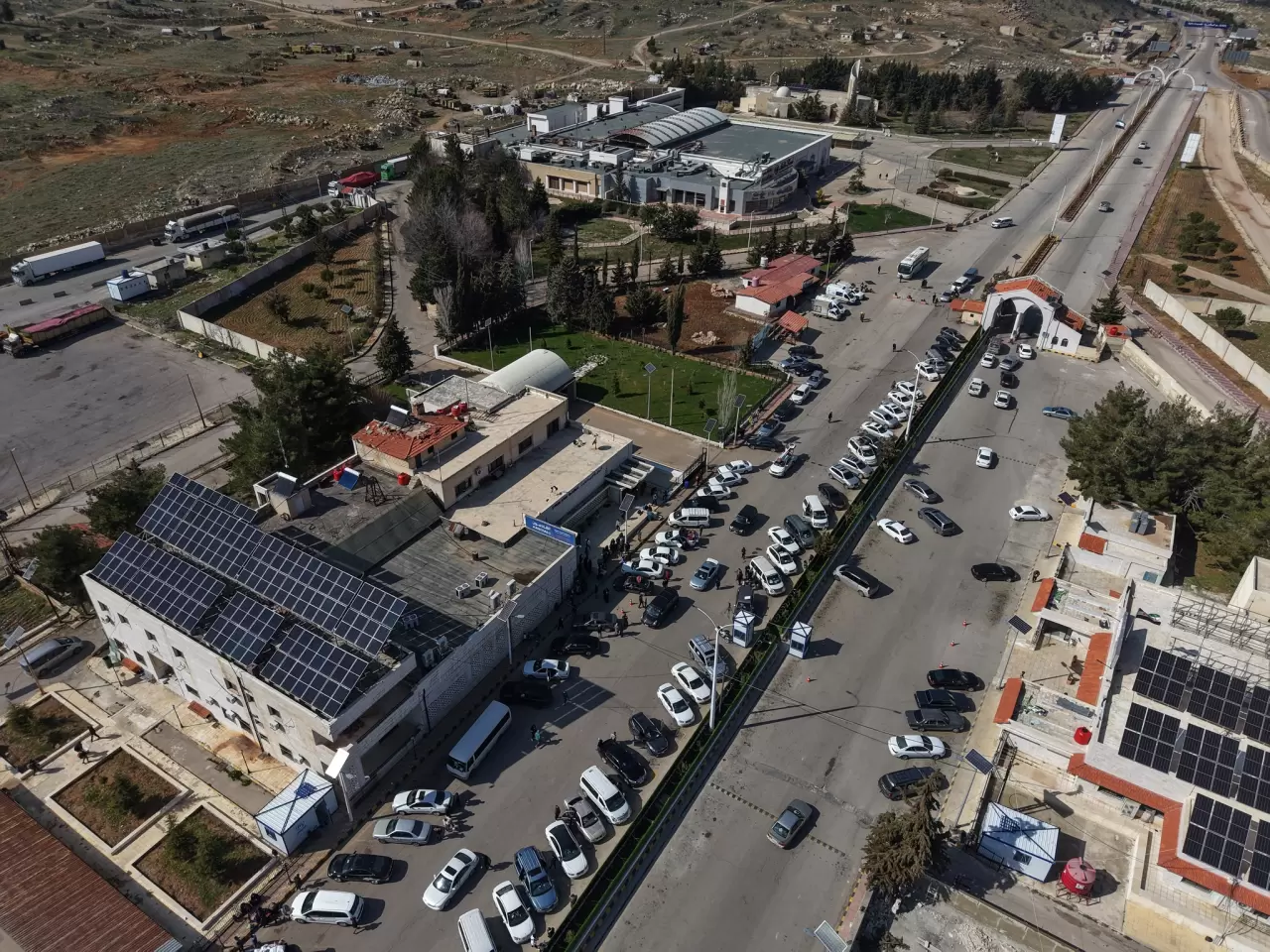 İsrail'in haava saldırıları sonrası Lübnan'dan Suriye'ye kaçış başladı 2