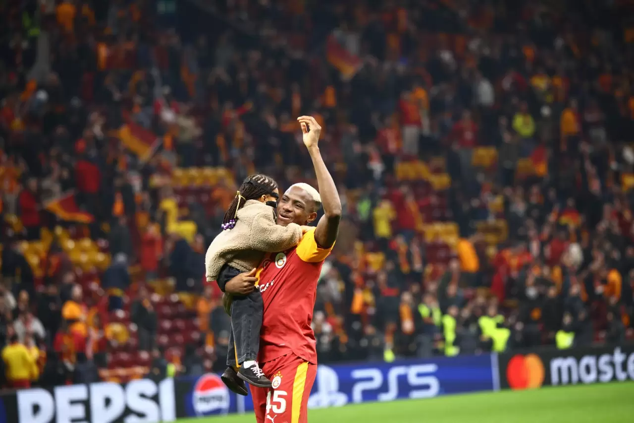 Galatasaray’da Liverpool zaferi coşkusu: Galibiyet üçlüsü Victor Osimhen'den 6