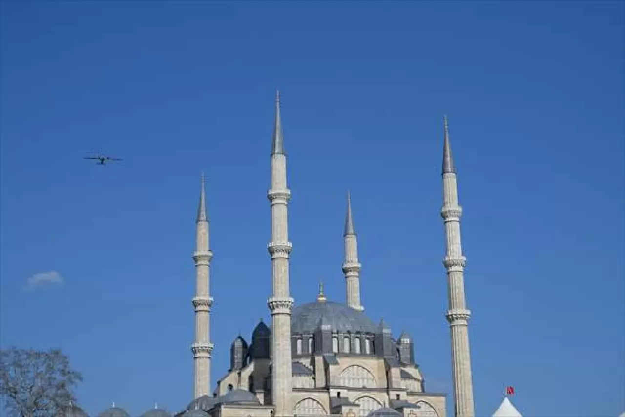 F-16'lar ve Bayraktar Akıncı göklerde! Edirne'de tören öncesi nefes kesen prova 2