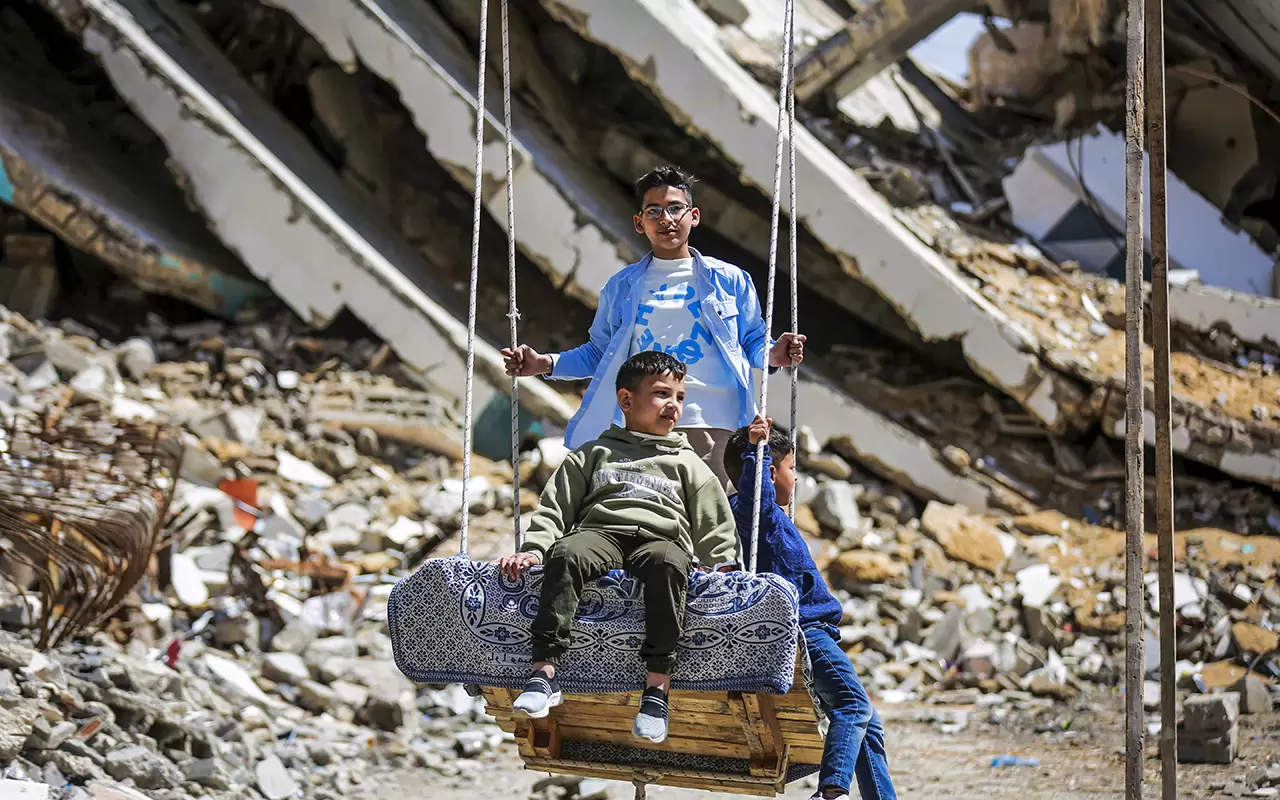 Gazze'de enkazın gölgesindeki "bayram" 12