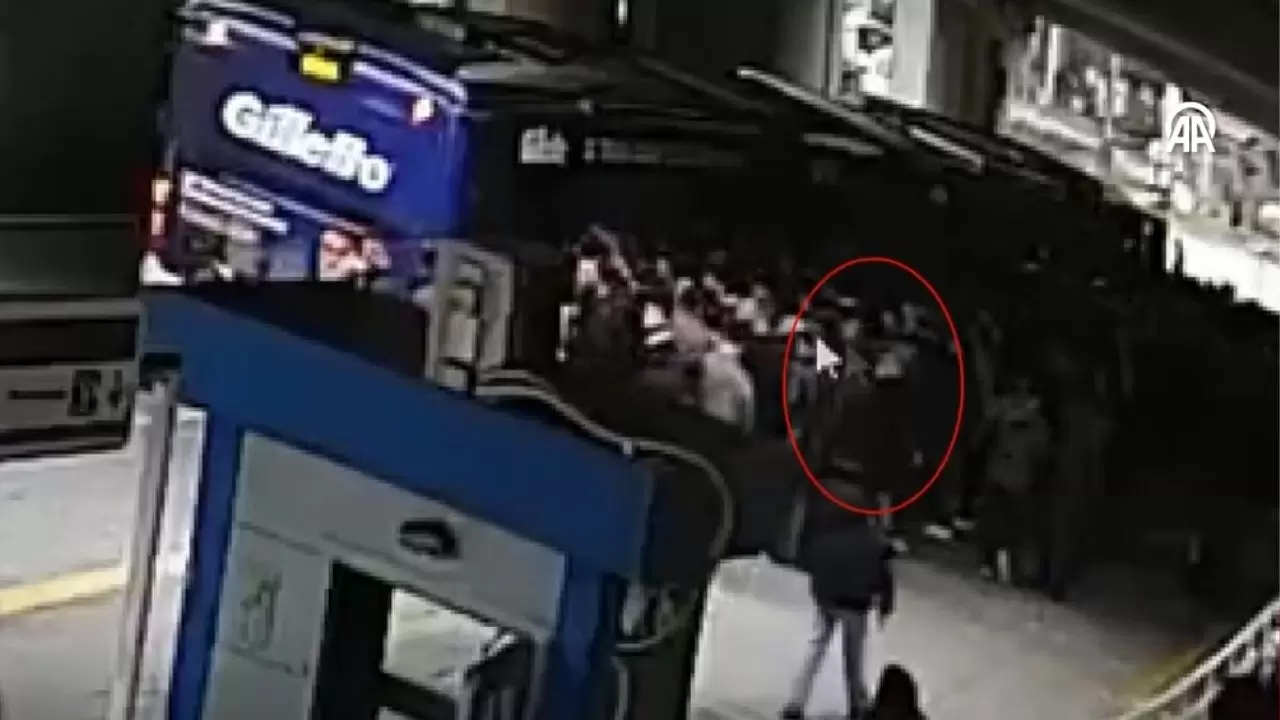 Kalabalığı fırsat bilip 6 kişinin telefonunu çaldı 5