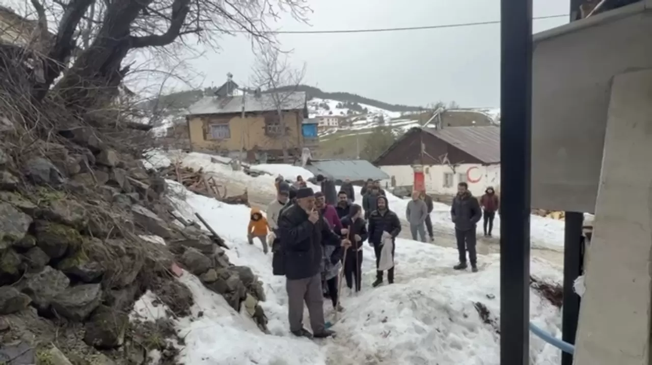 Yaşlılar anlattı, gençler oynadı: Asırlık saya oyunu yeniden sahnelendi 1