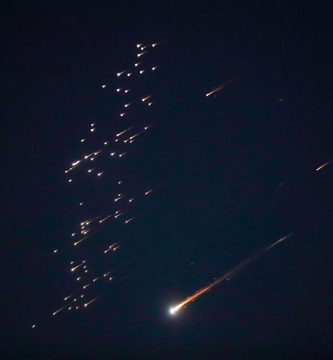 Orta Doğu’da füze trafiği: İran füzeleri Batı Şeria semalarında görüldü 2