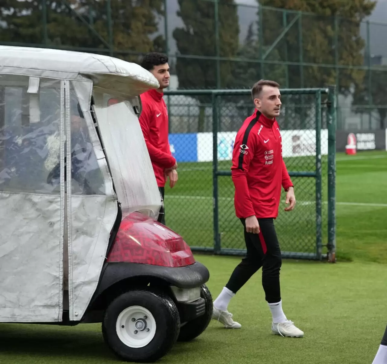 A Milli Takım, Romanya maçı öncesi antrenman yaptı! Hedef Dünya Kupası 8