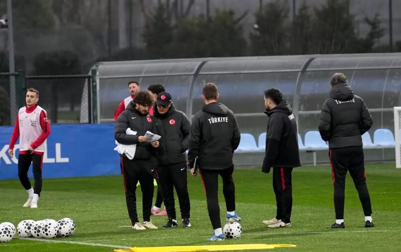 A Milli Takım, Romanya maçı öncesi antrenman yaptı! Hedef Dünya Kupası 10