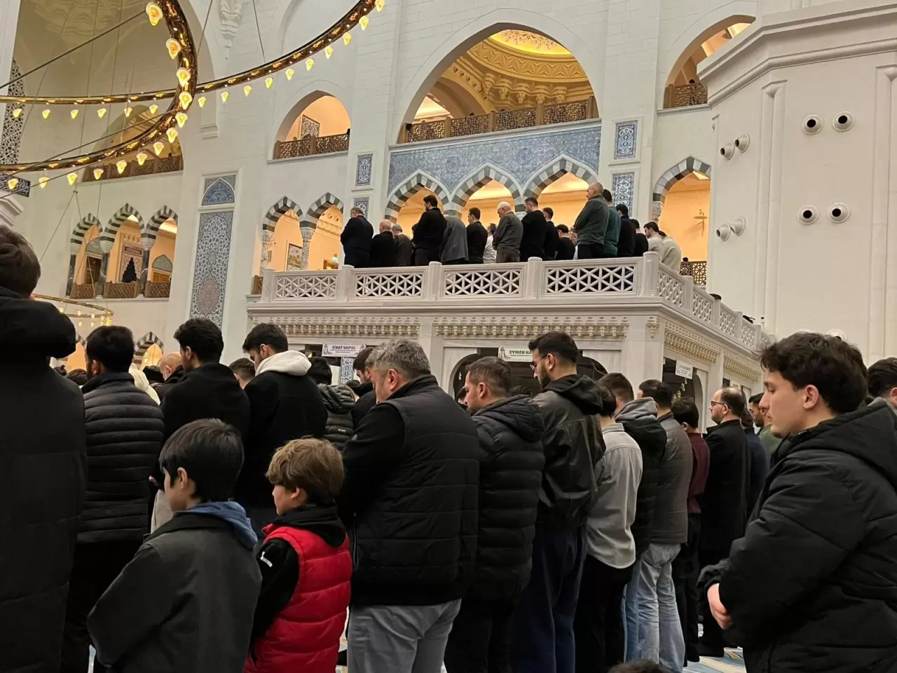 Büyük Çamlıca Camii’nde Kadir Gecesi dualarla idrak edildi 2