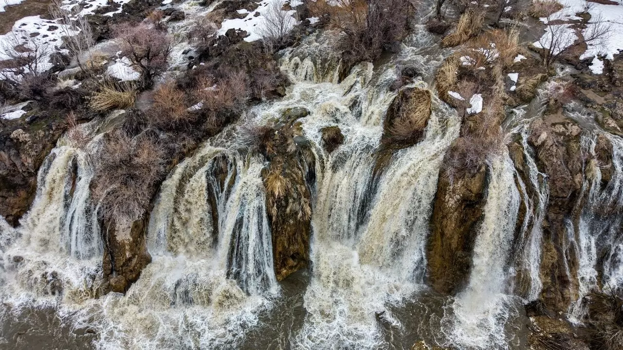Muradiye Şelalesi hiç bu kadar coşkulu akmamıştı 2