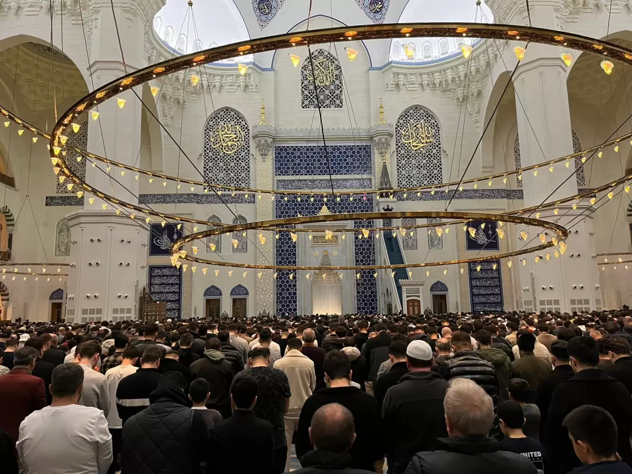 Büyük Çamlıca Camii’nde Kadir Gecesi dualarla idrak edildi 3
