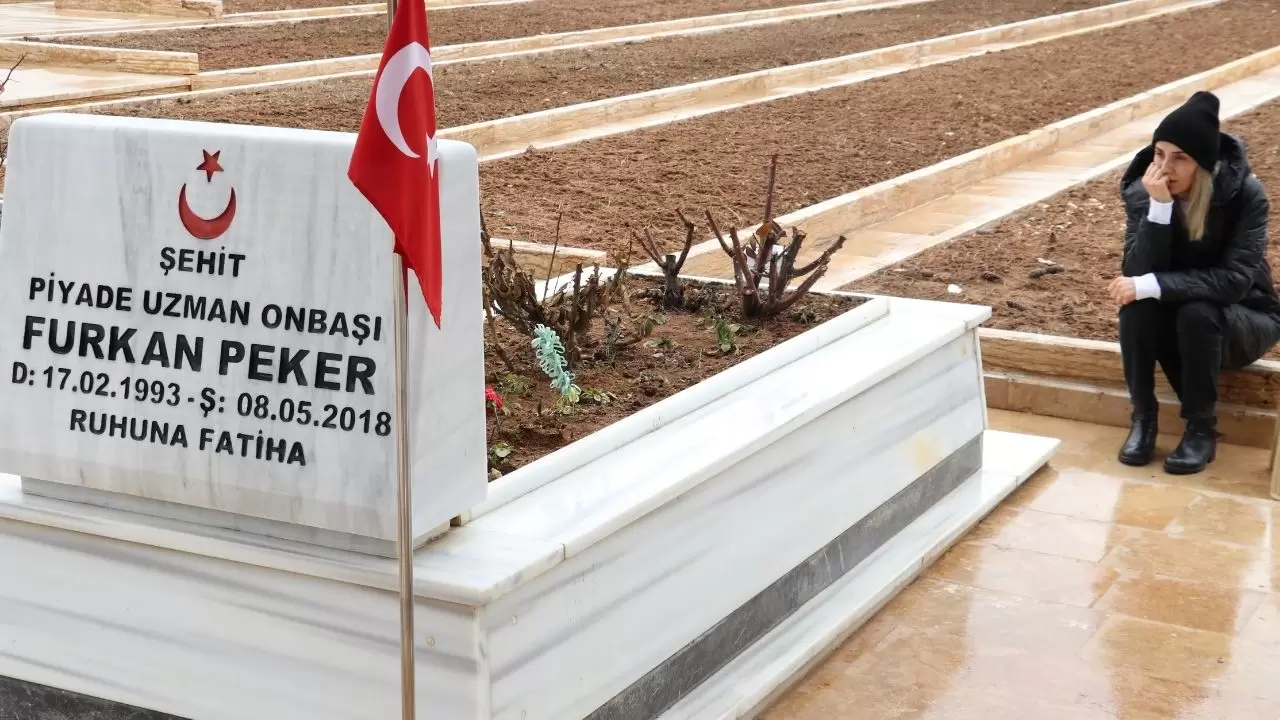 Sivas Şehitliğinde gözyaşları sel oldu! 7