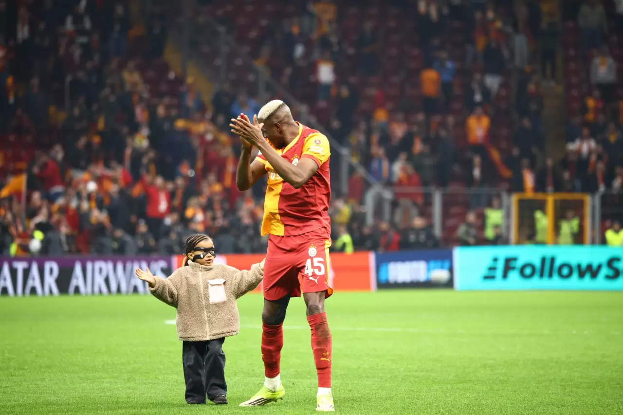 Galatasaray’da Liverpool zaferi coşkusu: Galibiyet üçlüsü Victor Osimhen'den 5