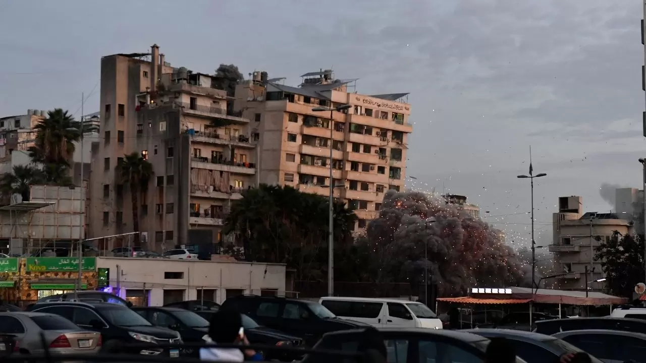 Lübnan’ın başkentinde çok katlı bina vuruldu 2