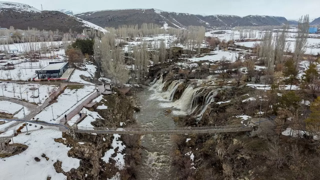 Muradiye Şelalesi hiç bu kadar coşkulu akmamıştı 3