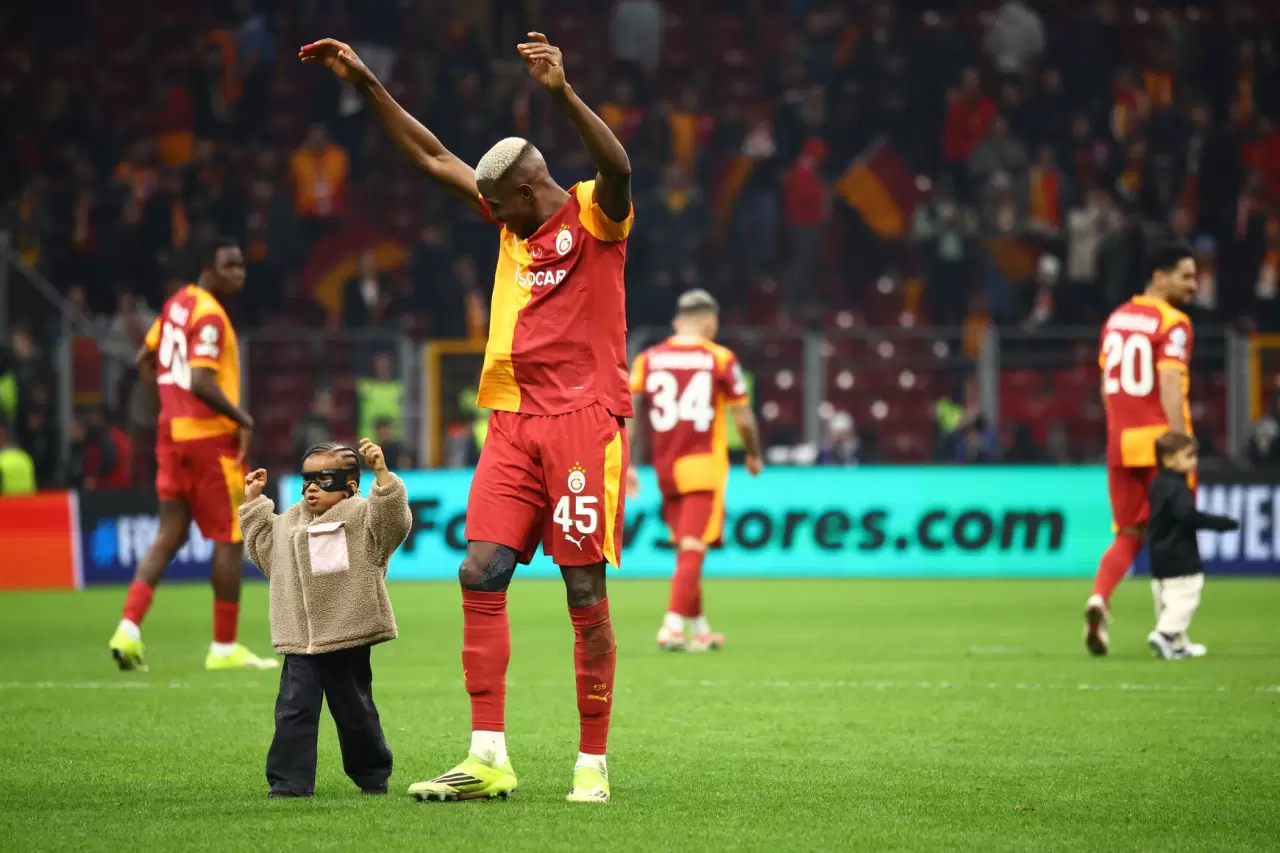 Galatasaray’da Liverpool zaferi coşkusu: Galibiyet üçlüsü Victor Osimhen'den 3