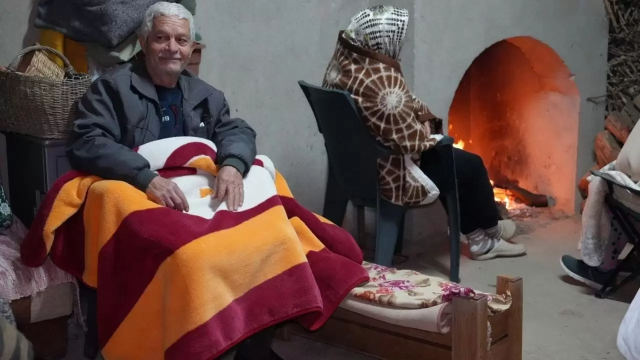 Vatandaşlar deprem korkusuyla sokaklara döküldü 4