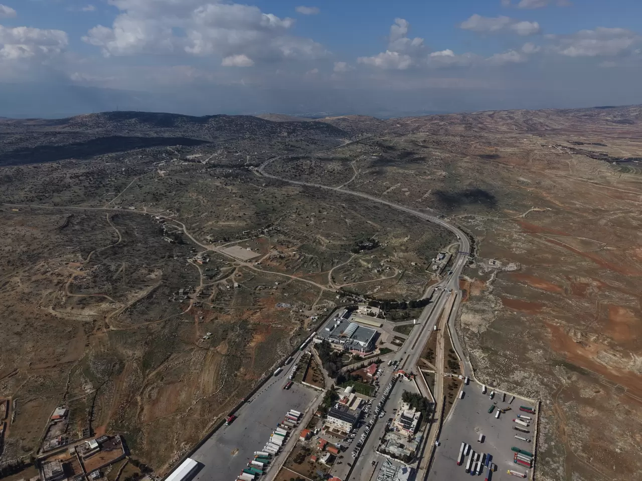 İsrail'in haava saldırıları sonrası Lübnan'dan Suriye'ye kaçış başladı 4