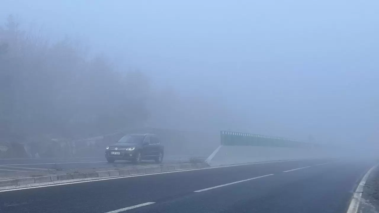 Bolu Dağı geçişinde sis etkili oluyor 3