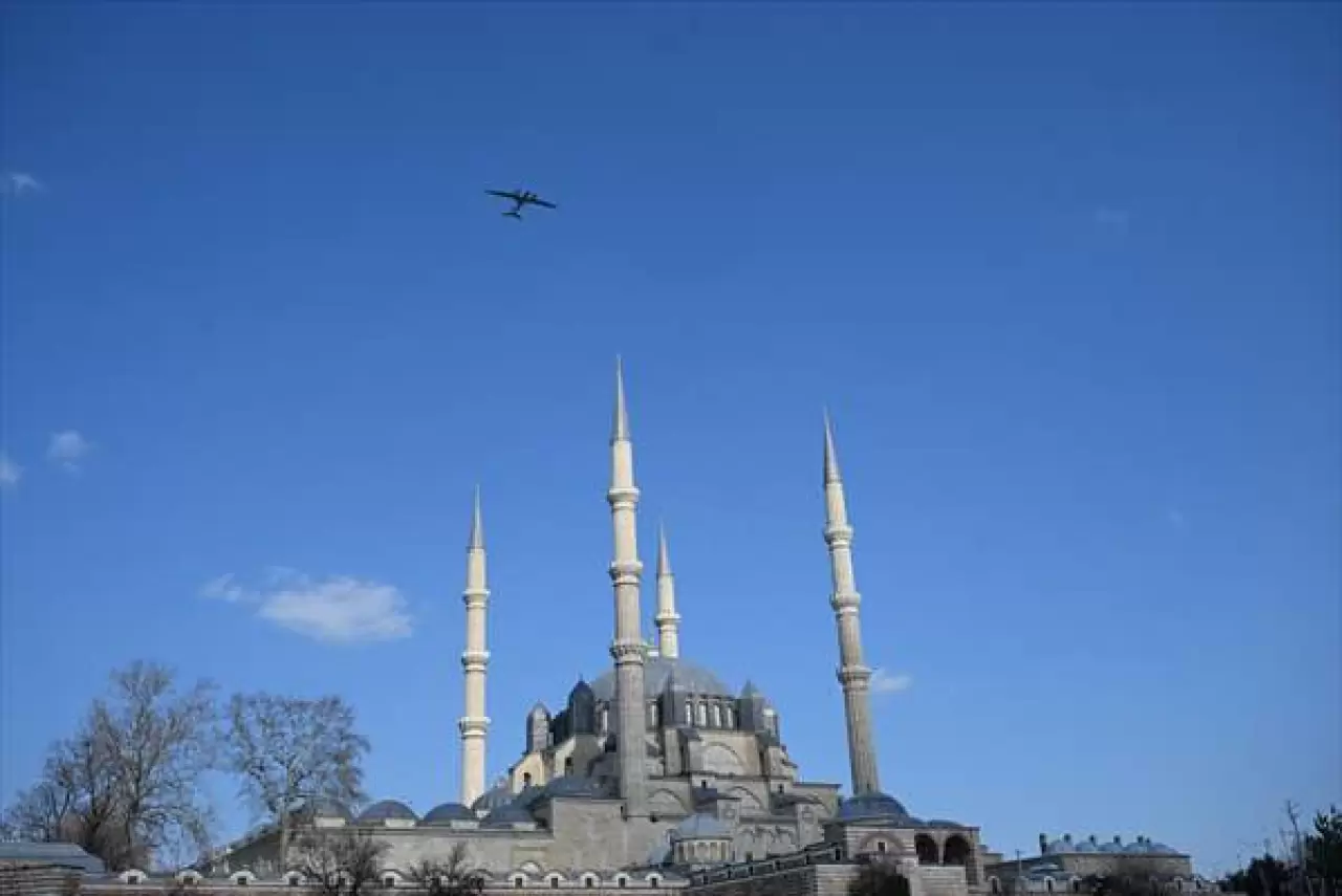 F-16'lar ve Bayraktar Akıncı göklerde! Edirne'de tören öncesi nefes kesen prova 6