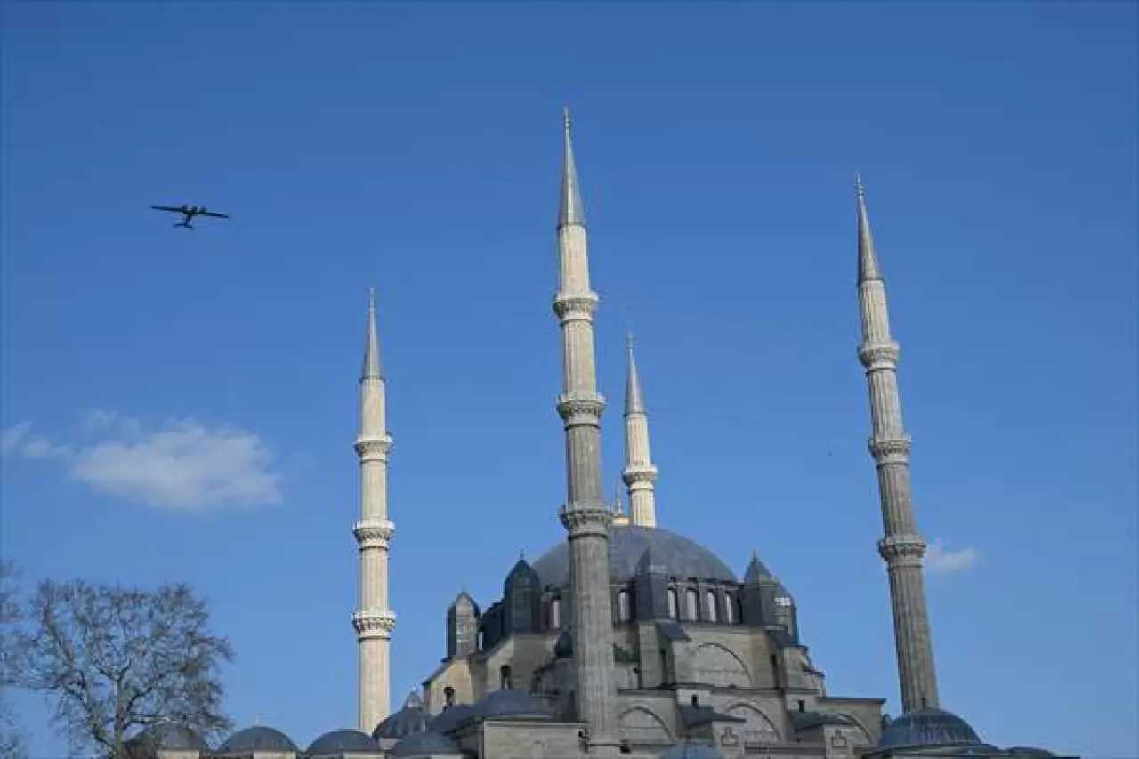 F-16'lar ve Bayraktar Akıncı göklerde! Edirne'de tören öncesi nefes kesen prova 5
