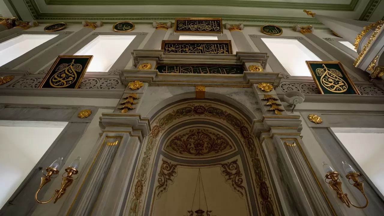 Boğaz’ın sahil sarayı gibi yükselen ibadetgahı 2