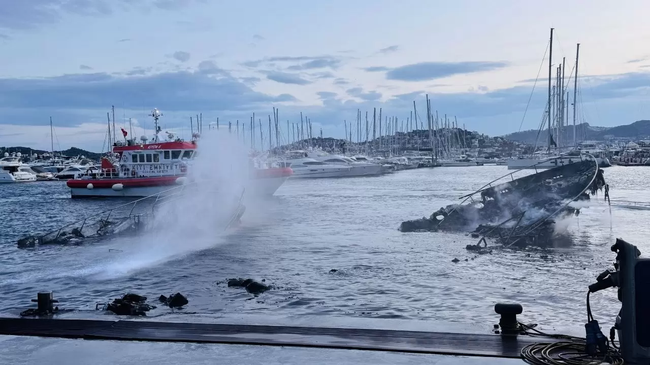 Bodrum Yalıkavak Marina’da dev yangın 8