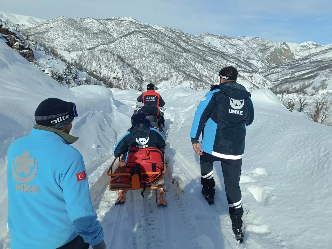 Tunceli’de karla mücadele: Ekipler hastalara zamanında ulaştı 2