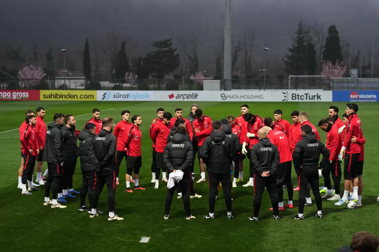 A Milli Takım, Romanya maçı öncesi antrenman yaptı! Hedef Dünya Kupası 1