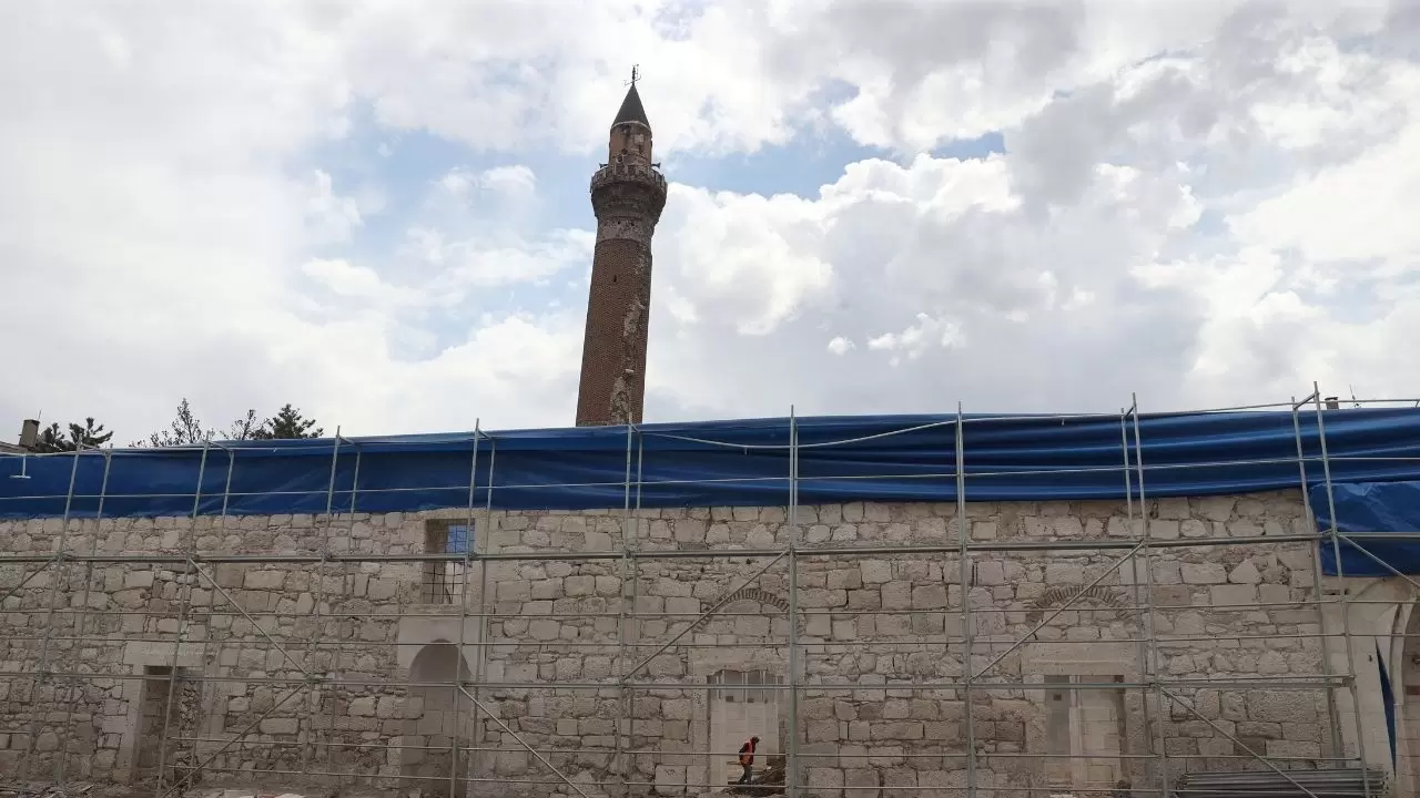 829 yıllık miras kurtarılıyor: Sivas Ulu Cami’de tarihi restorasyon! 3