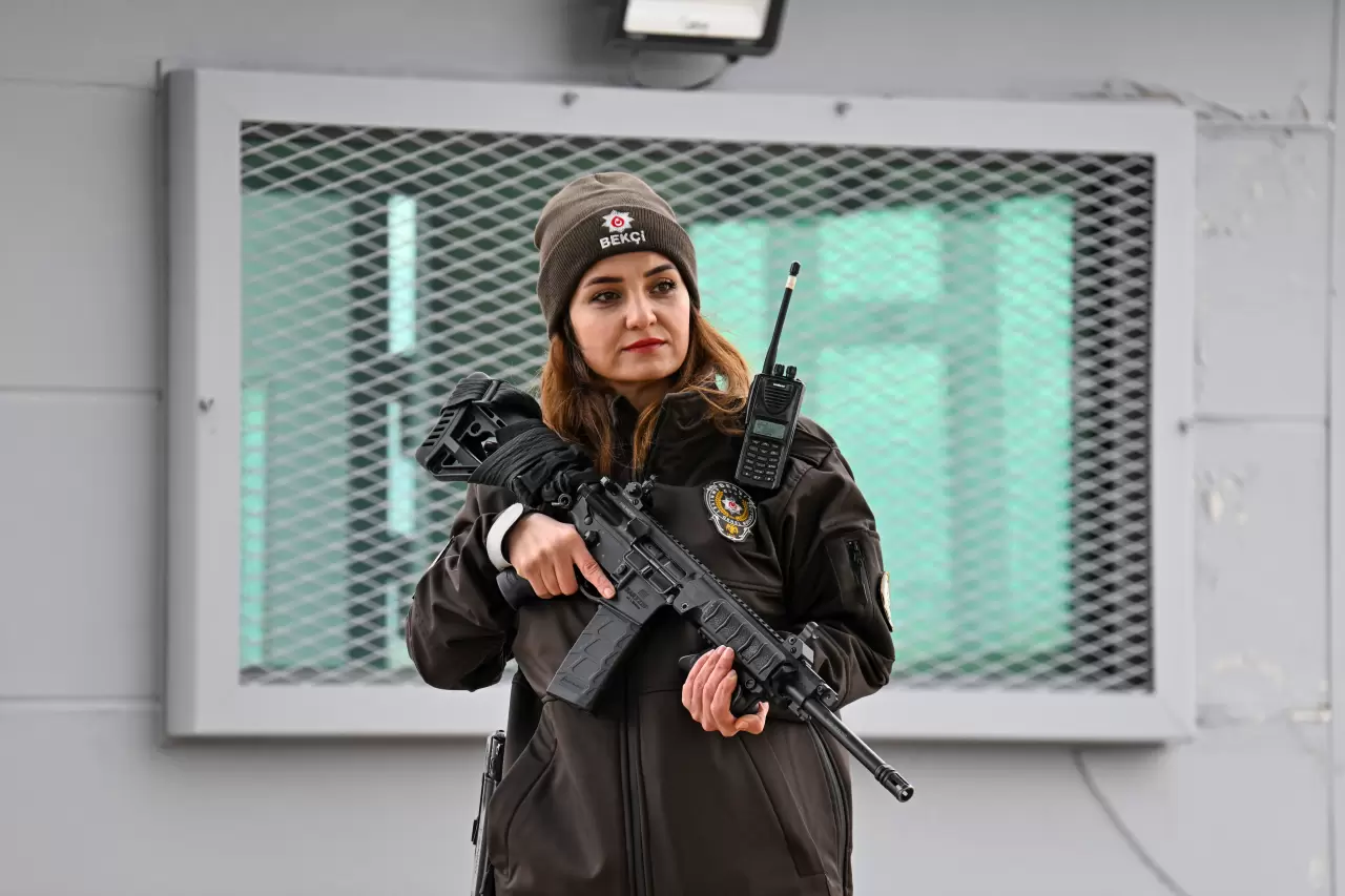 Mesleğini gören inanmıyor! Van'da tek: Şehit kızı babasından izinden gitti 6