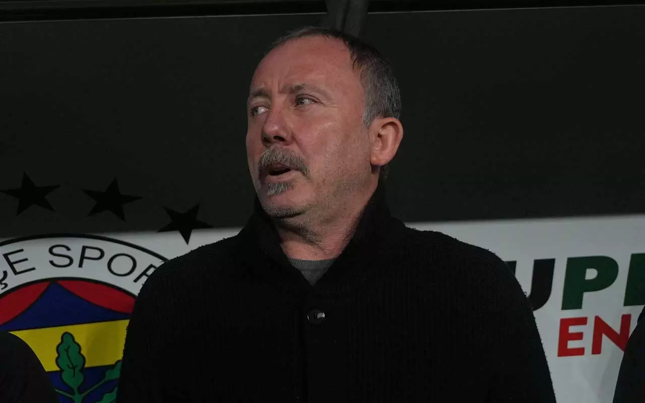 Fenerbahçe - Beşiktaş derbi maçına damga vuran anlar 18